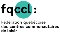 Logo de la Fédération québécoise des centres communautaires de loisir (FQCCL), mentionnant que le Centre Multi Loisirs Sherbrooke est membre de cette fédération.
